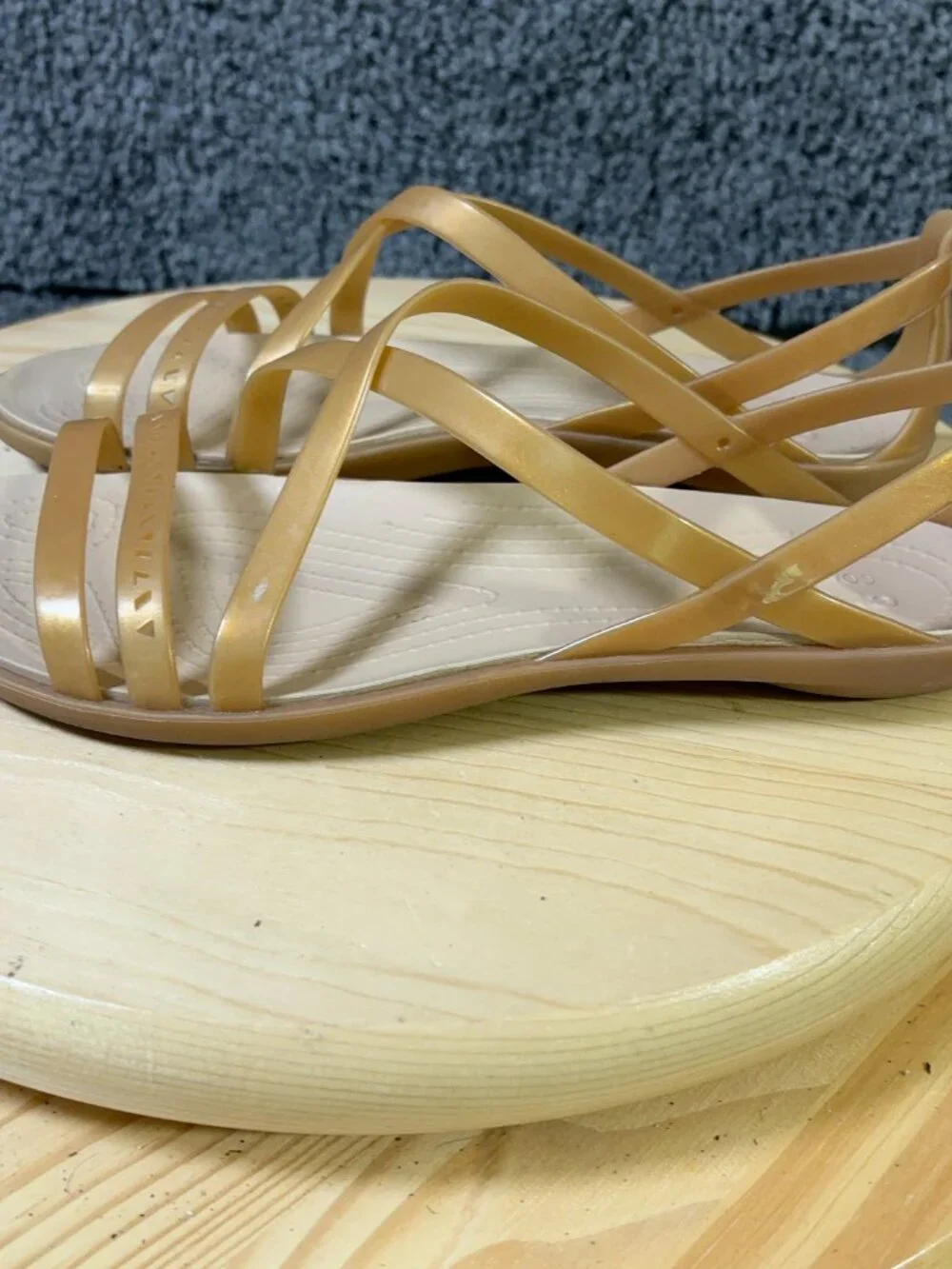 Crocs Sandals Isabella Jelly Flats Womens Size 9 Gold Slip On Strappy Open Toe